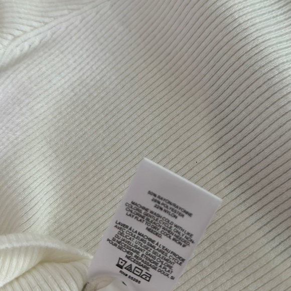 Express Cream Sweater Small - Picture 5 of 9